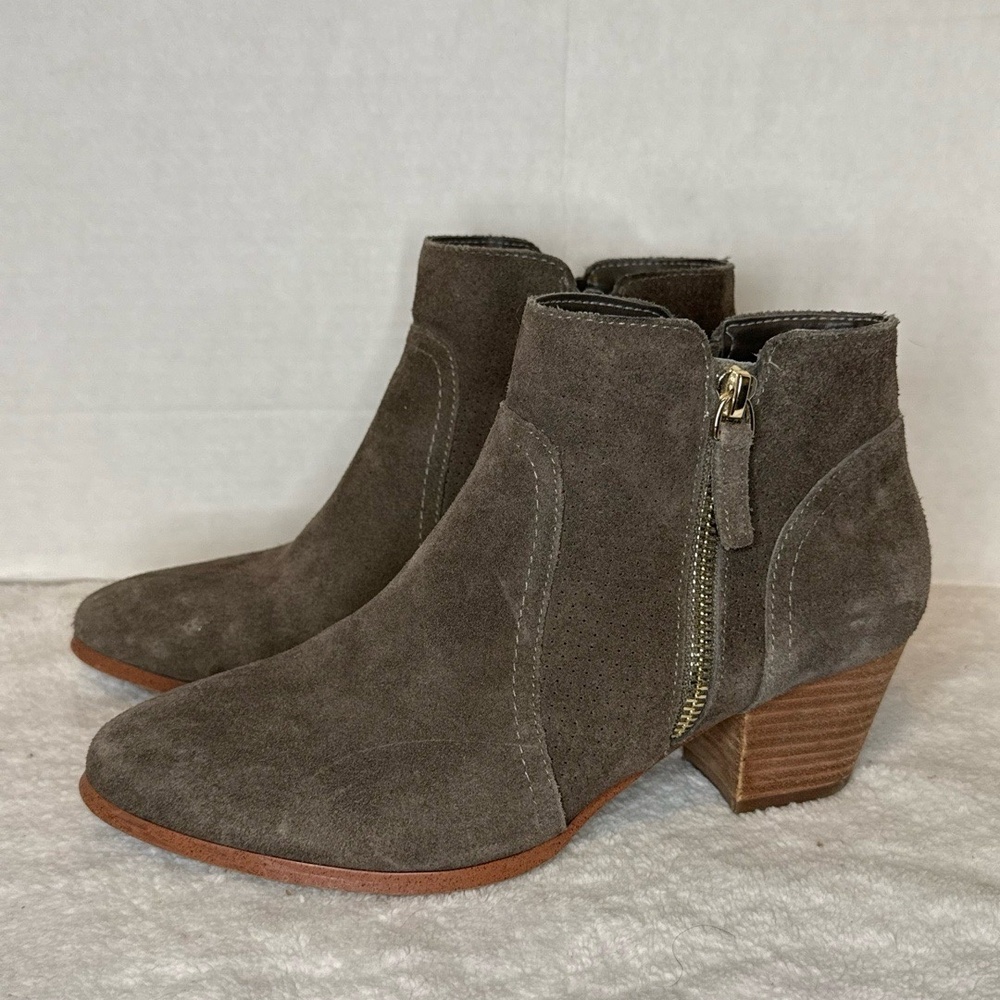 Violet & Red Carley‎ Bootie Suede Leather Womens 6.5 Gray Zip Side